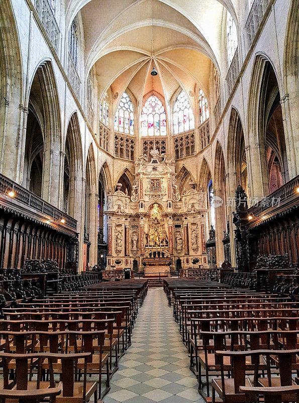 图卢兹大教堂(法语:cathsamdrale Saint-Étienne de Toulouse)